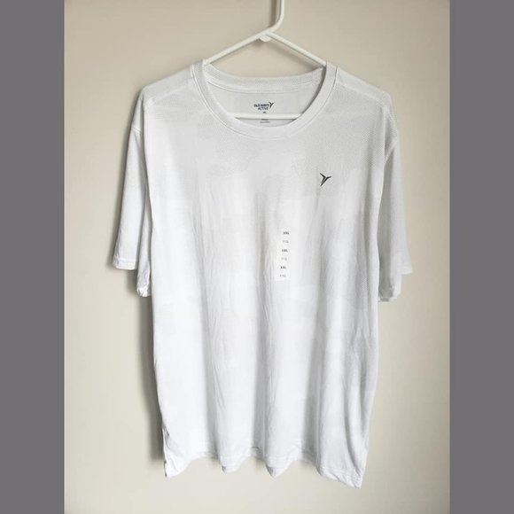 NWT Old Navy Active Go-Dry Cool T-Shirt - Picture 1 of 7